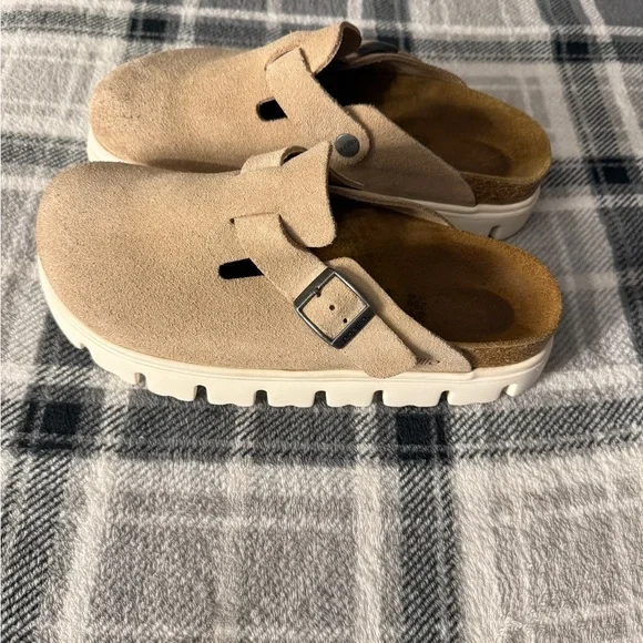 Birkenstock Papillo Tan Suede Slip-On Clogs - Picture 2 of 4